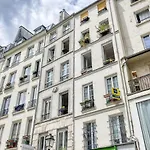 New And Designed Studio Well Equipped - Heart Of Paris 2