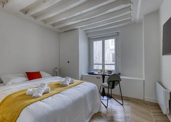 New And Designed Studio Well Equipped - Heart Of Paris 2